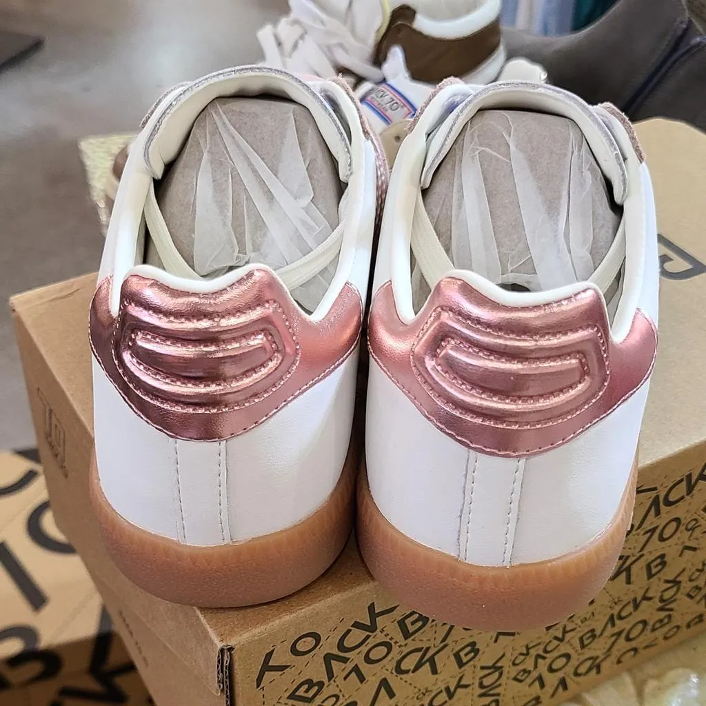 Back 70 Streetwear Cloud Sneakers in Pink