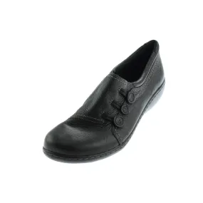Clarks Womens Ashland Effie Button Leather Loafers