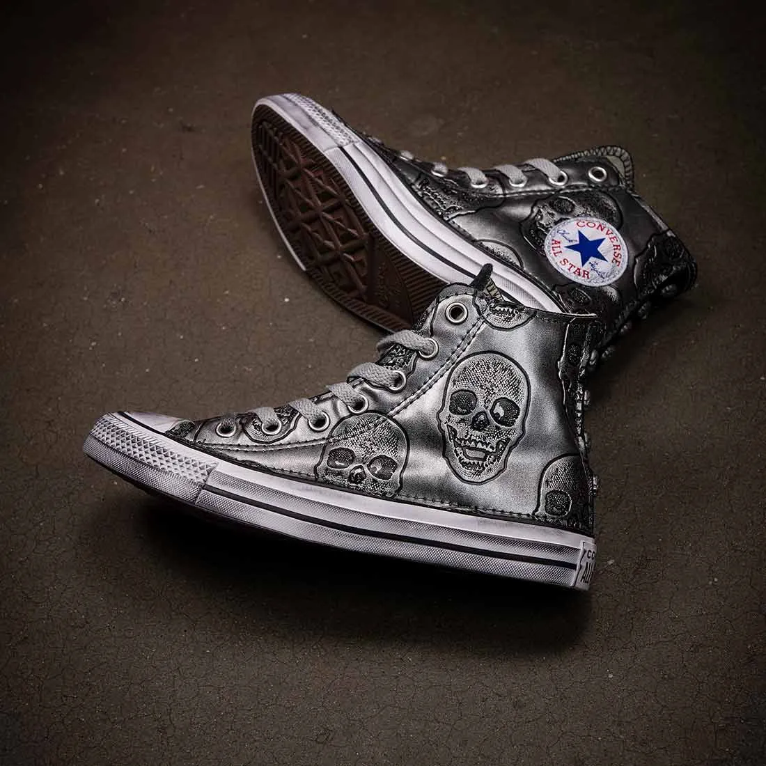 Converse Chuck Taylor High Argento metallizzato con Teschi